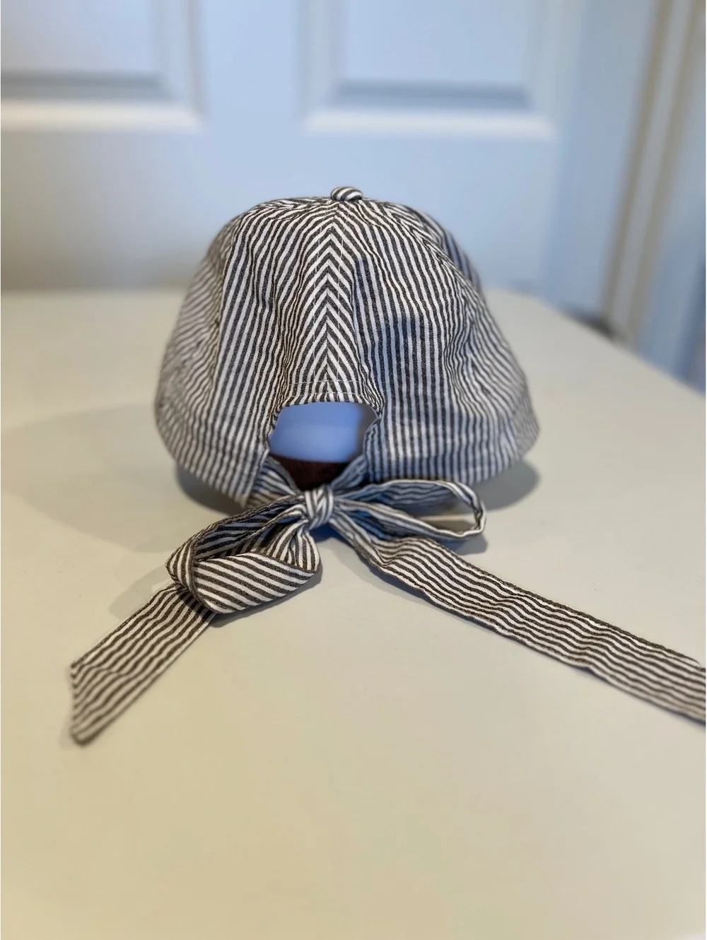 Perfect Condition David and Young Striped Bow Back Hat